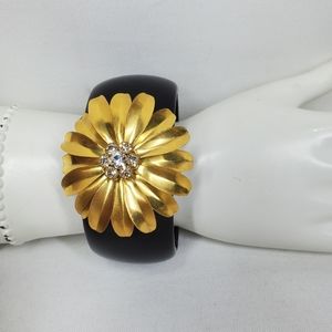 Vtg John Wind Lucite Black Gold Tone Flower Crystal Diamond Clamp Cuff Bracelet.